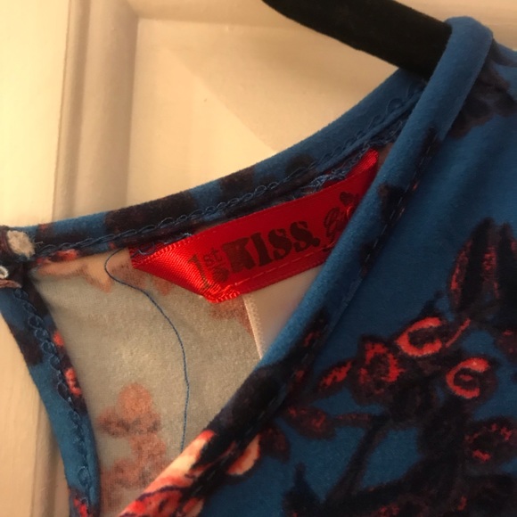 Adorable romper with train - Picture 3 of 4